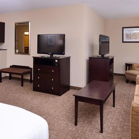 Holiday Inn Express & Suites Fairmont By Ihg Esterno foto