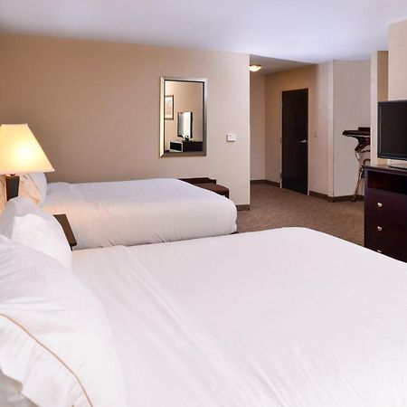 Holiday Inn Express & Suites Fairmont By Ihg Esterno foto