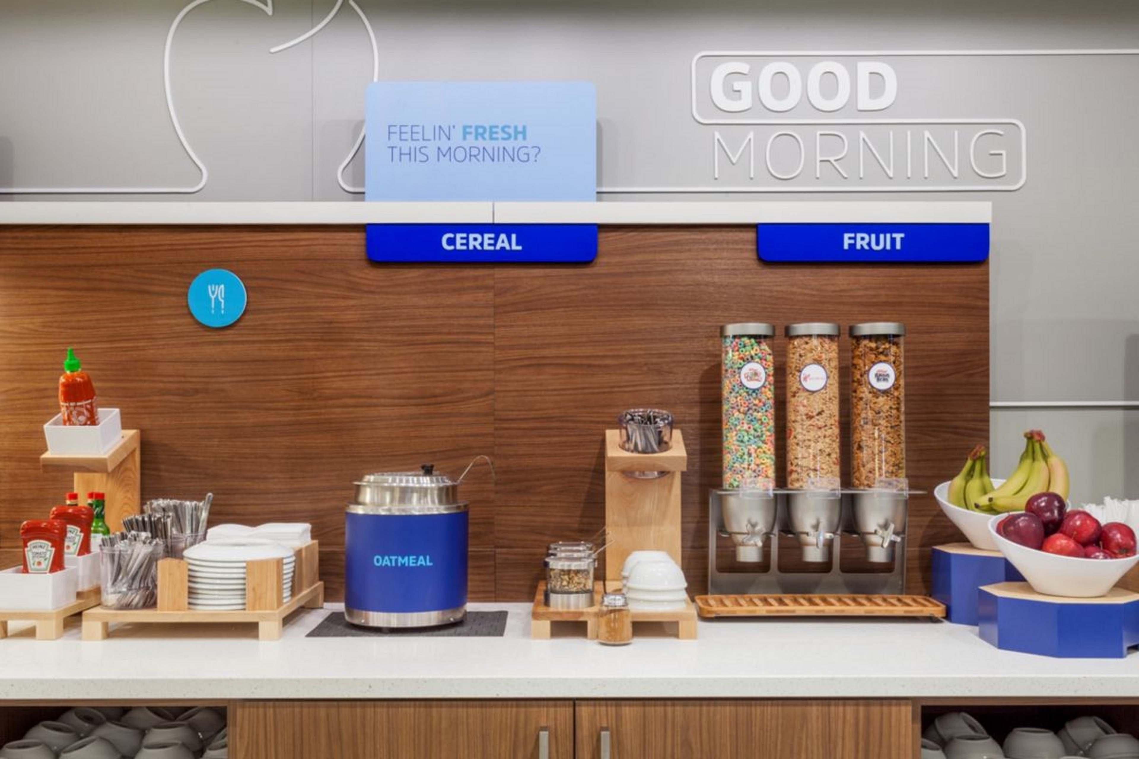 Holiday Inn Express & Suites Fairmont By Ihg Esterno foto