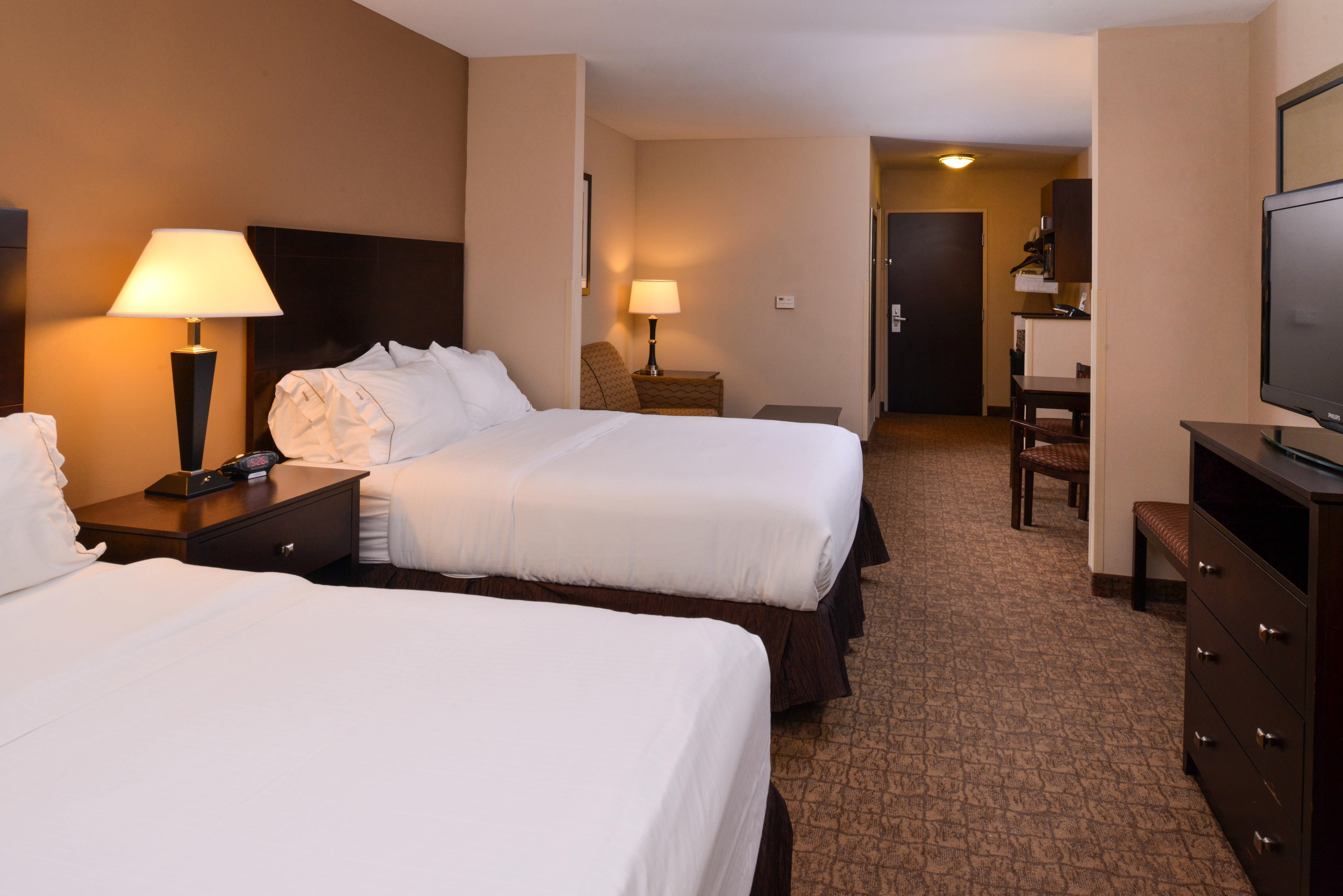 Holiday Inn Express & Suites Fairmont, An Ihg Hotel Esterno foto