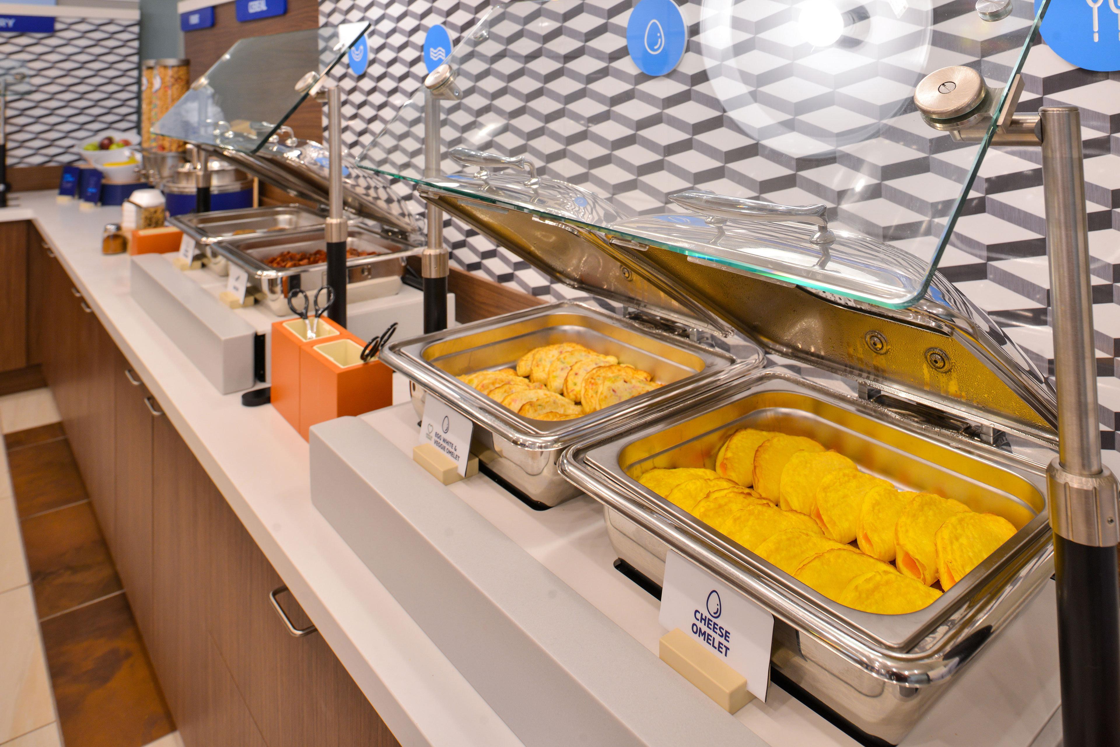 Holiday Inn Express & Suites Fairmont By Ihg Esterno foto