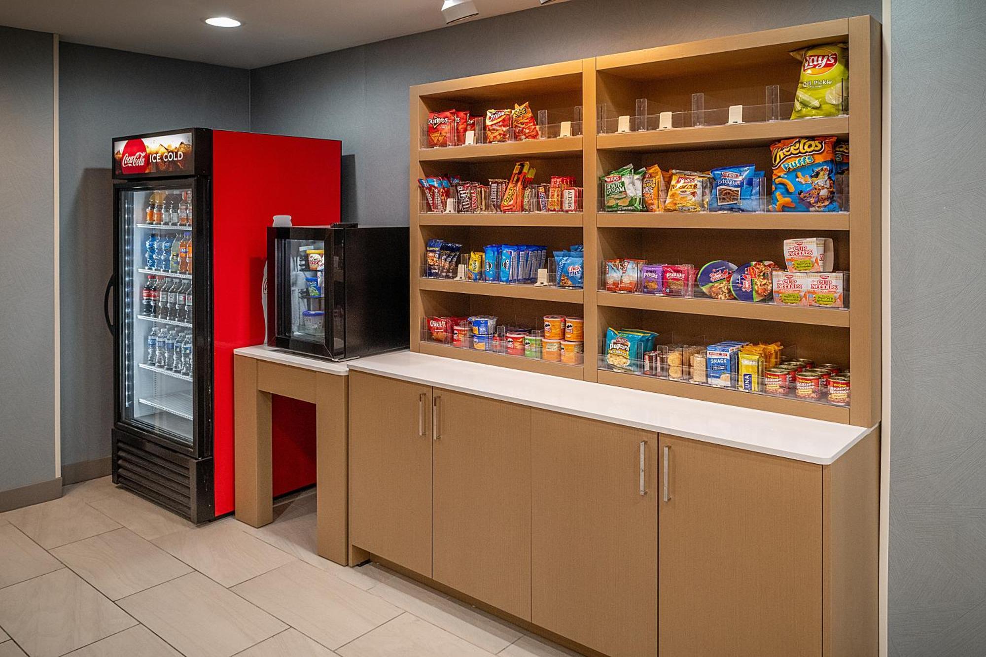 Holiday Inn Express & Suites Fairmont By Ihg Esterno foto