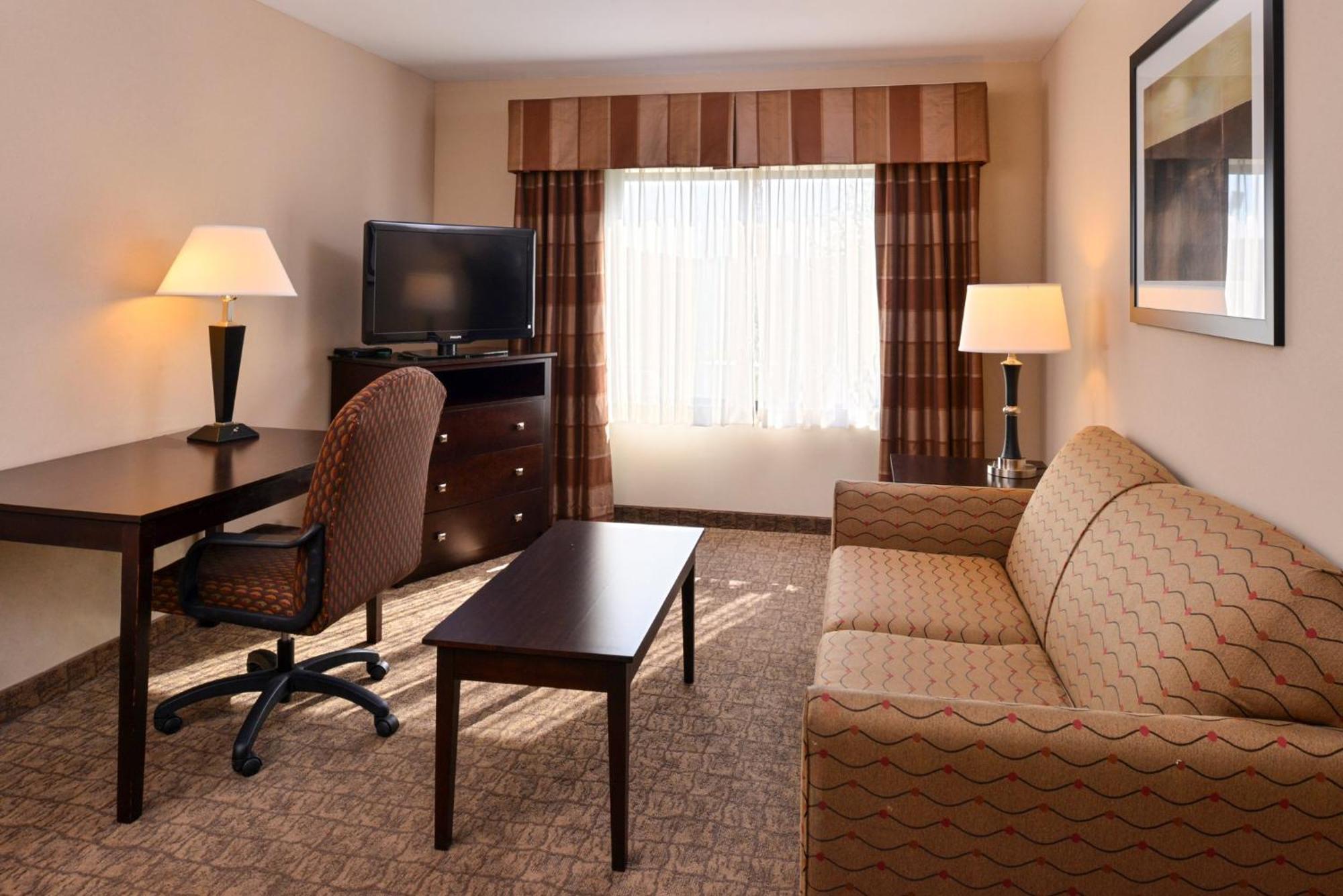 Holiday Inn Express & Suites Fairmont By Ihg Esterno foto