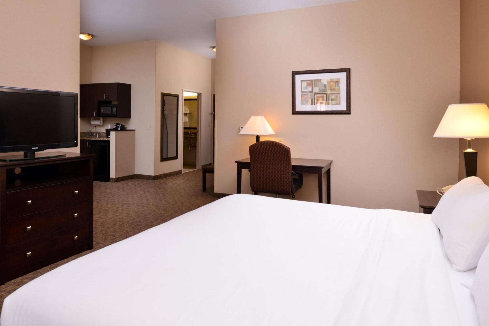 Holiday Inn Express & Suites Fairmont By Ihg Esterno foto