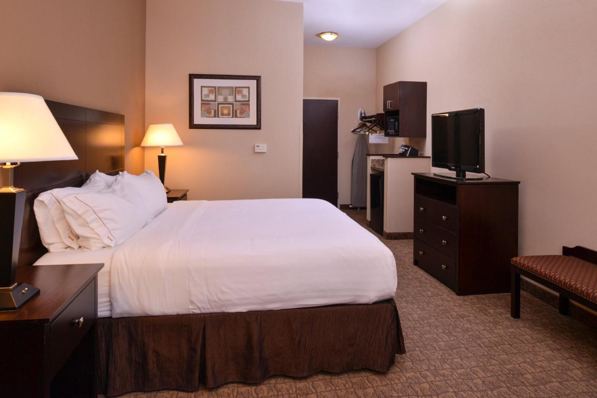 Holiday Inn Express & Suites Fairmont By Ihg Esterno foto