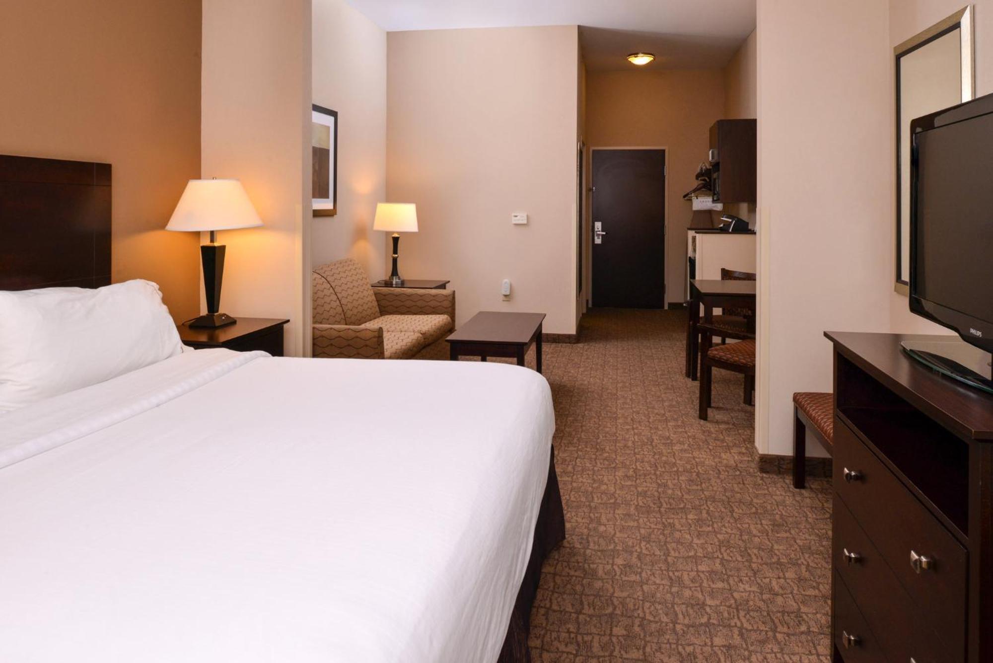 Holiday Inn Express & Suites Fairmont By Ihg Esterno foto