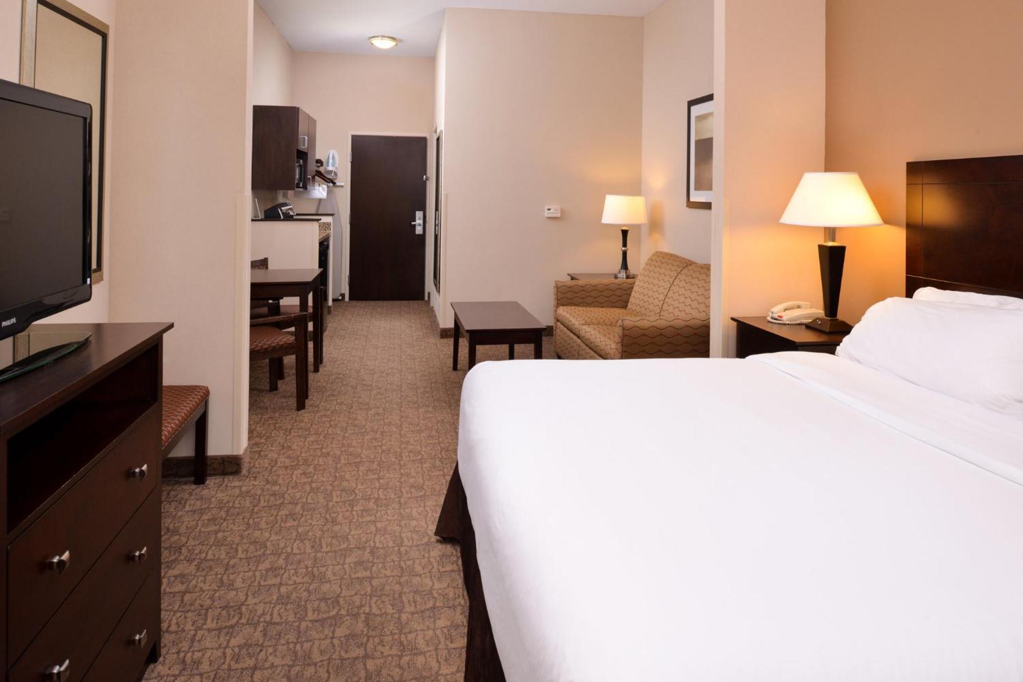 Holiday Inn Express & Suites Fairmont By Ihg Esterno foto