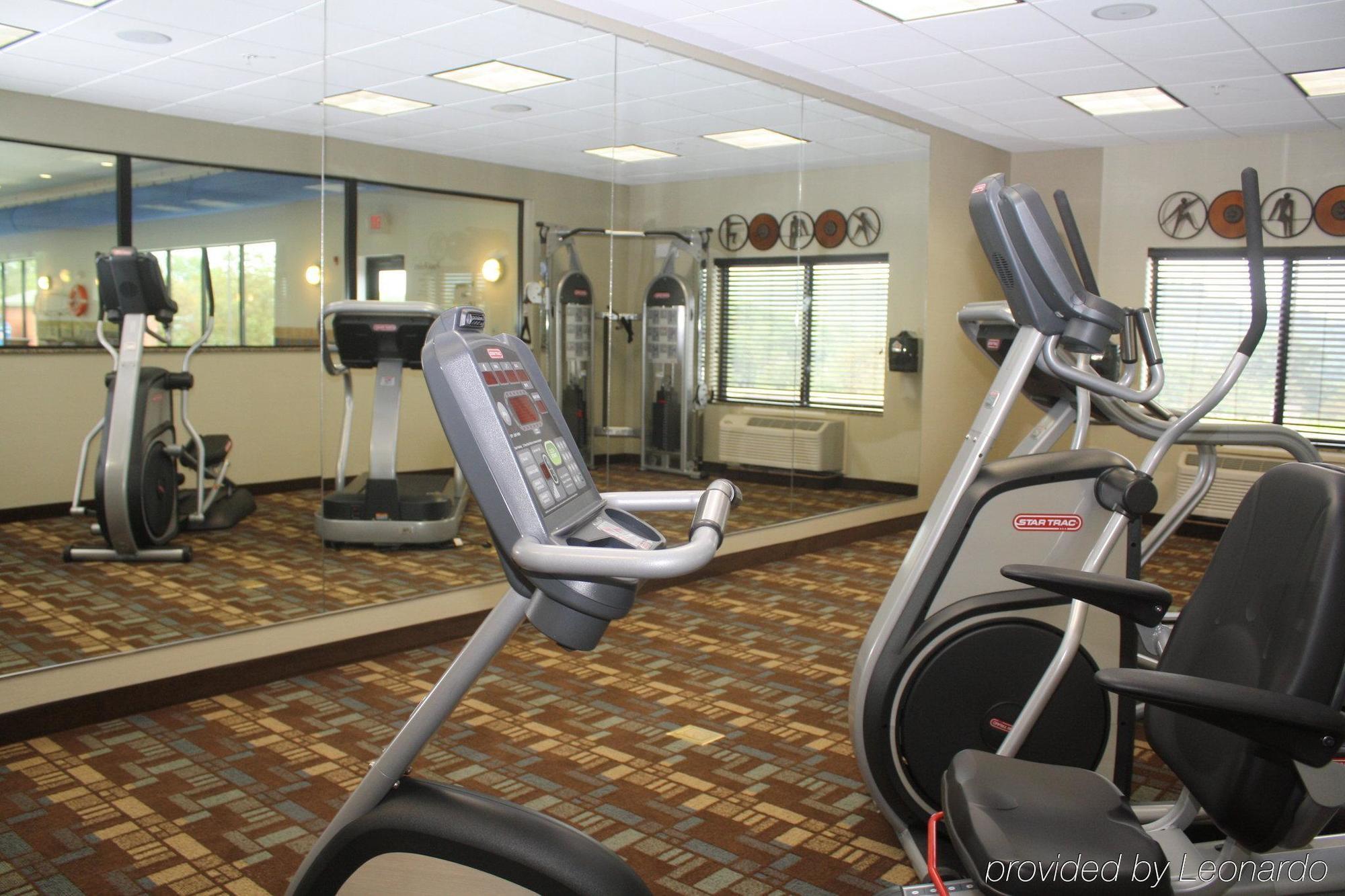 Holiday Inn Express & Suites Fairmont By Ihg Servizi foto