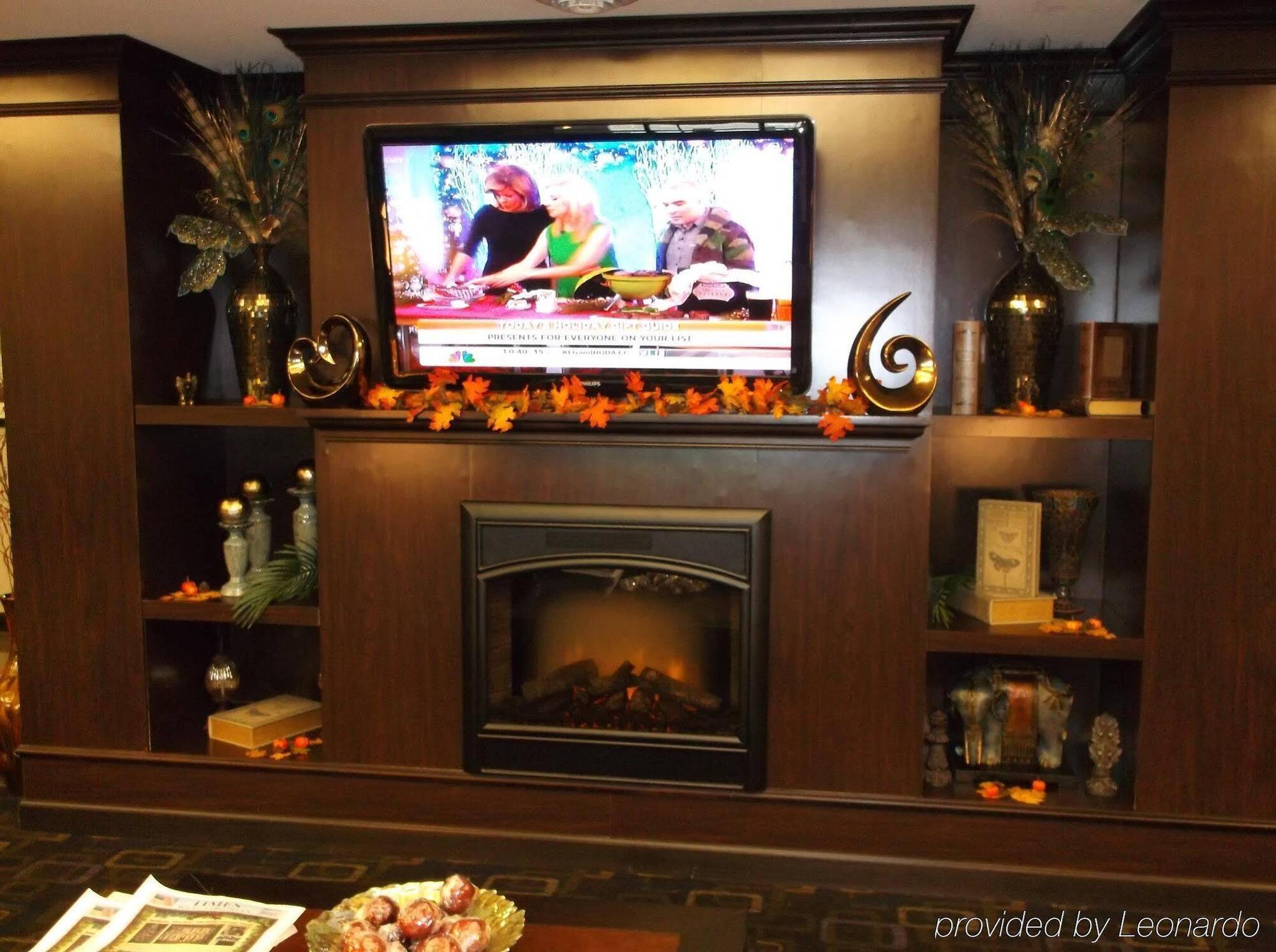 Holiday Inn Express & Suites Fairmont By Ihg Esterno foto